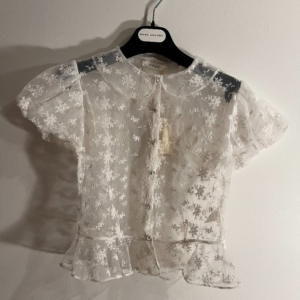 Doen NWT white lace top